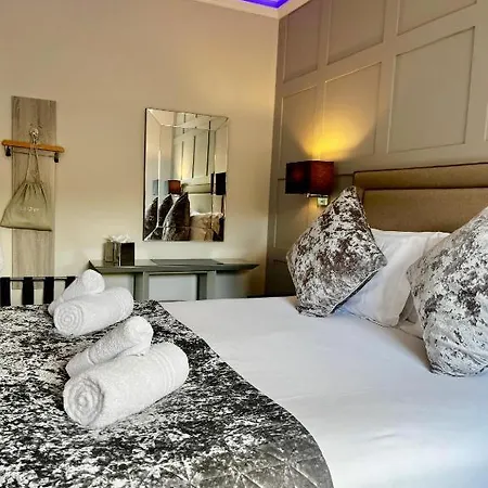 Bijou Boutique Luxury One And Two Bedroom Apartments, Location,parking * 보우네스온윈더미어